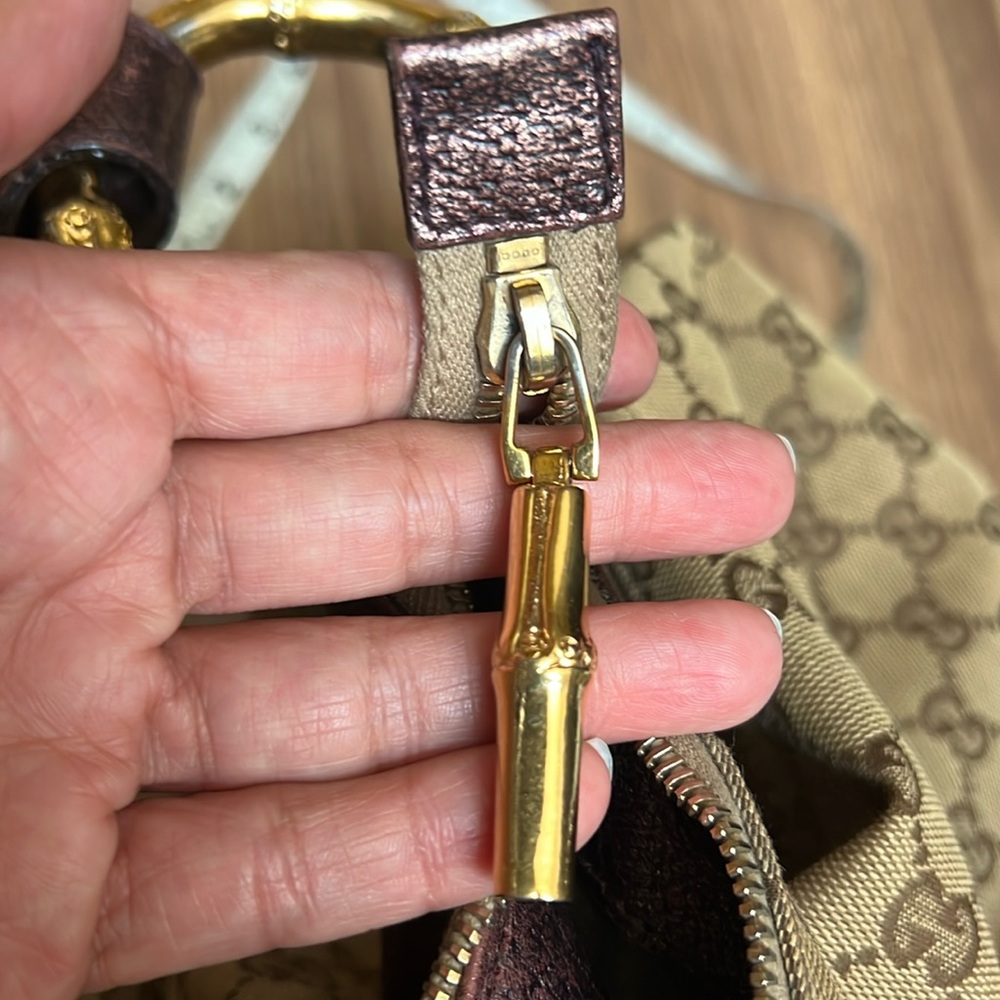 A215 - 💯 % authentic Gucci shoulder bag - Picture 13 of 16